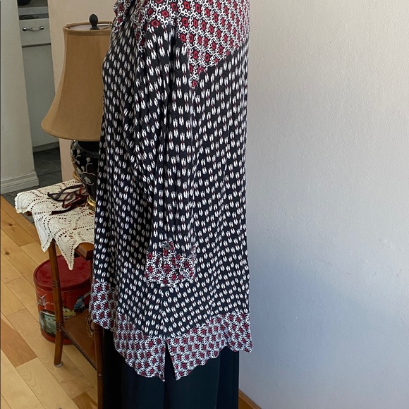 Patterned Button-Up Shirt - Picture 12 of 12